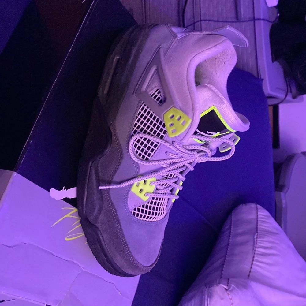 Jordan 4 - Picture 1 of 3